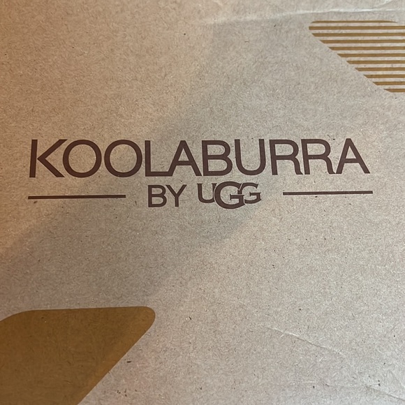 Uggs size 5 - Picture 2 of 5